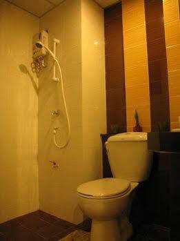 Centana Apartment Bangkok Exterior foto