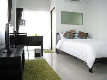 Centana Apartment Bangkok Exterior foto